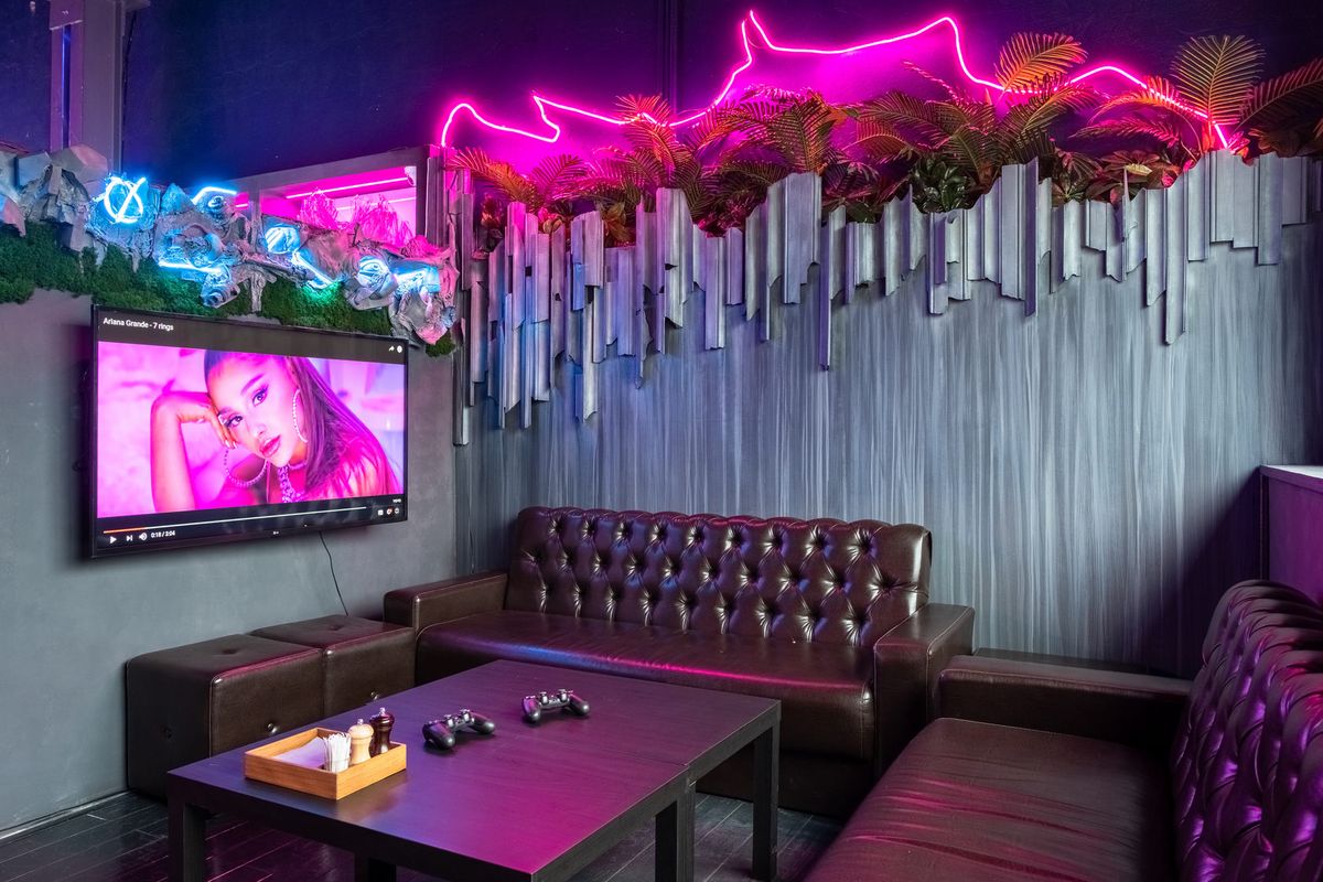 Кальянная в Москве Neon Bar